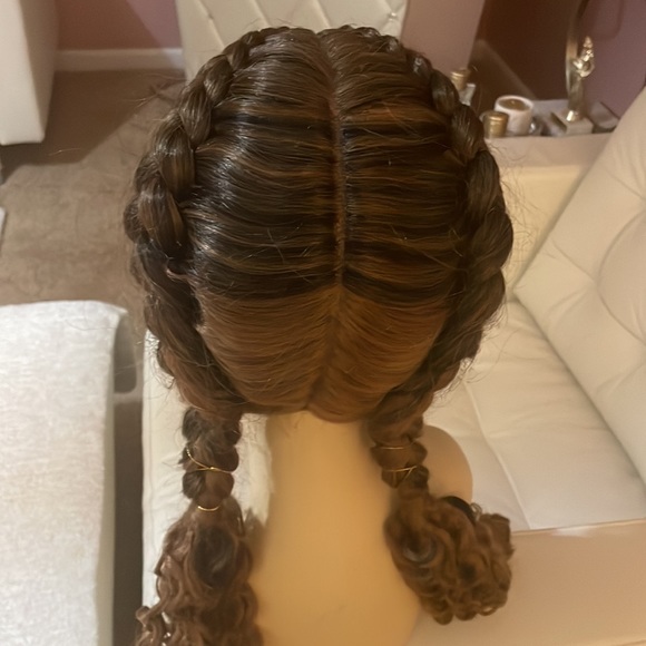 360 transparent lace wig twin braids but you can restyle this lace frontal wig - Picture 4 of 7